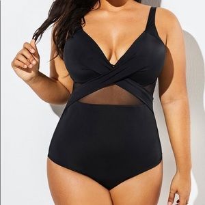 Meet.Curve Black Mesh Cutout Bathing Suit 🖤 🌴